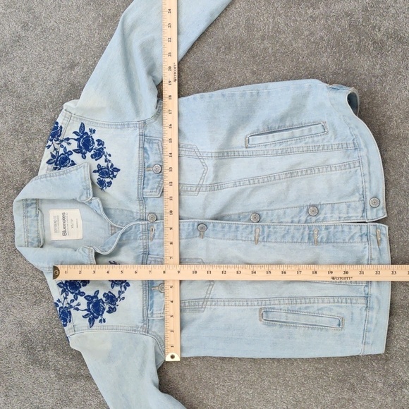 BLUENOTES boyfriend fit light blue embroidered denim jacket oversized XS - Picture 3 of 10